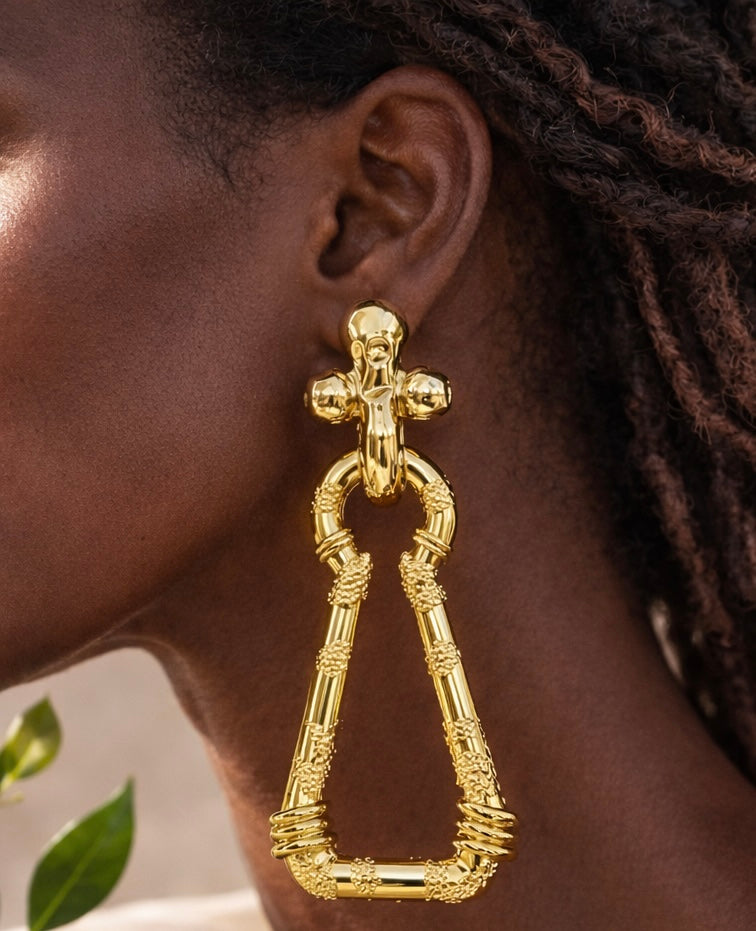 Majesty Earrings (Gold)